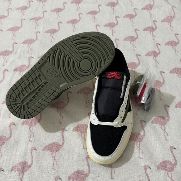 Nike Travis Scott x Jordan Air Jordan 1 Reverse Swoosh Leather Low Medium Olive - Picture 3 of 5